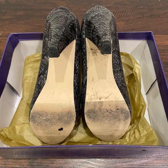 Madden Girl Micolee Snakeskin Peeptoe Pumps Sz 7 - Picture 3 of 11